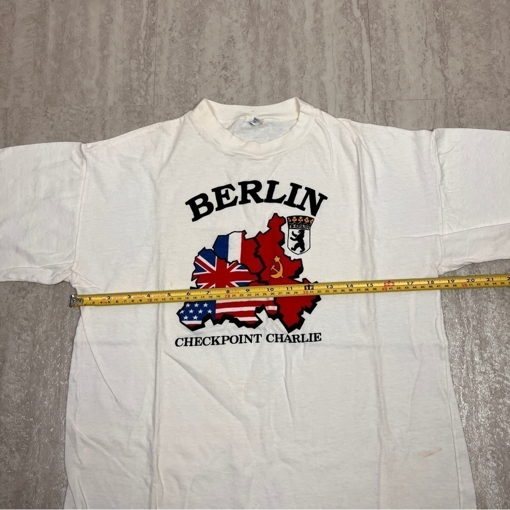 Vintage Berlin Checkpoint Charlie t-shirt graphic tee - Picture 7 of 9